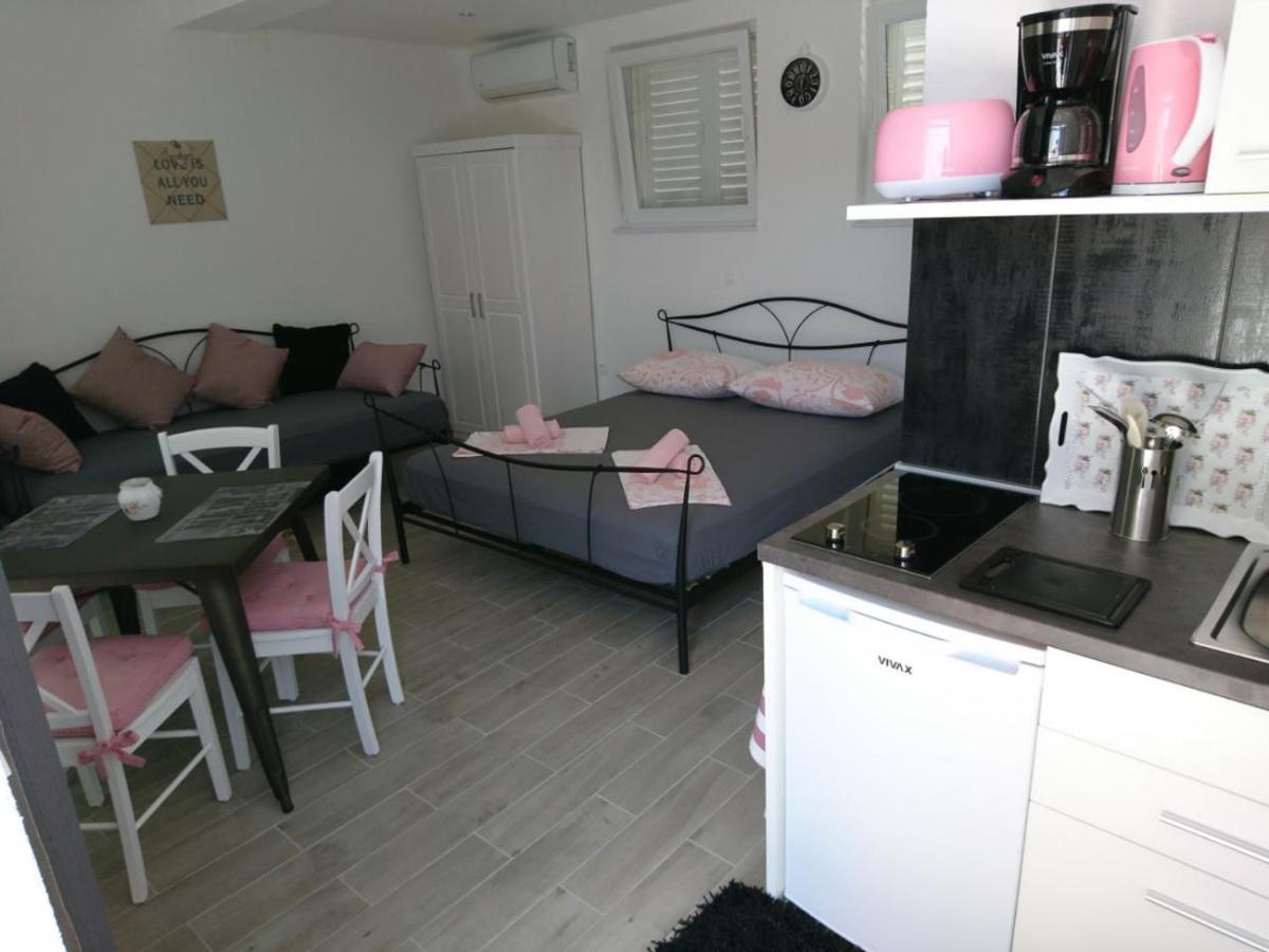 Nessa & Meli Apartment Makarska Exterior photo