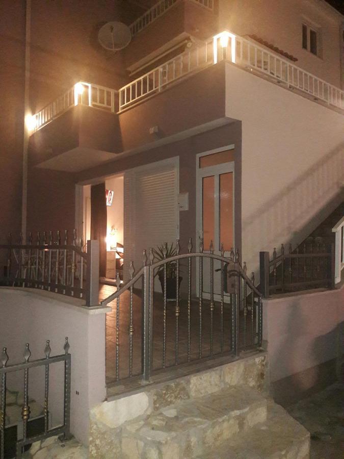 Nessa & Meli Apartment Makarska Exterior photo